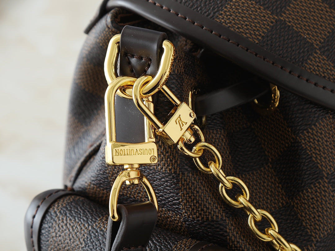 15RE18BDE Stylish leather bag