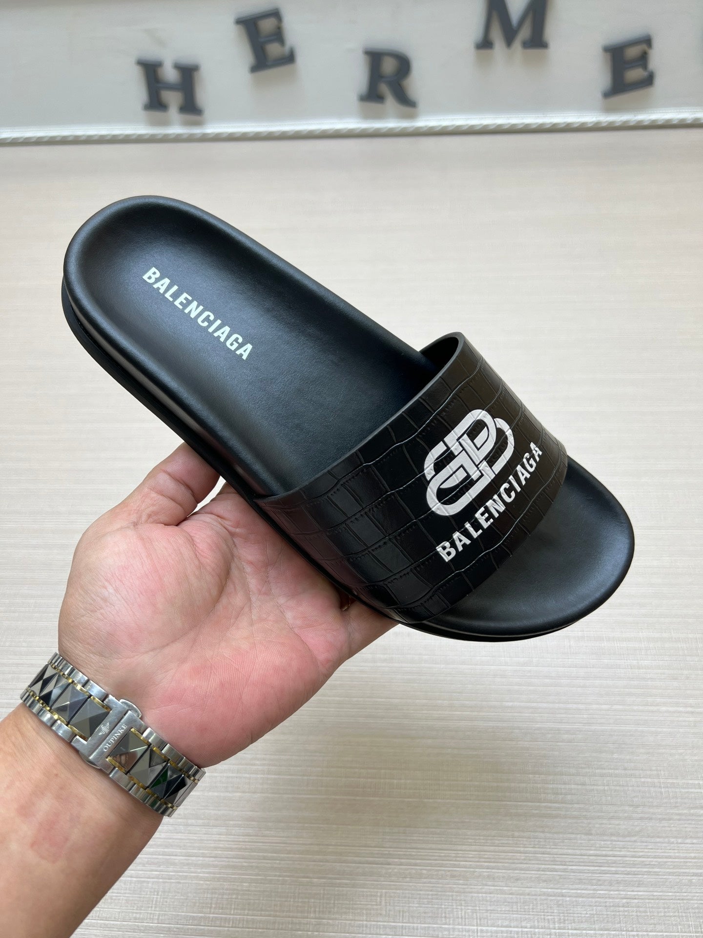 54J99ZDE Stylish slippers