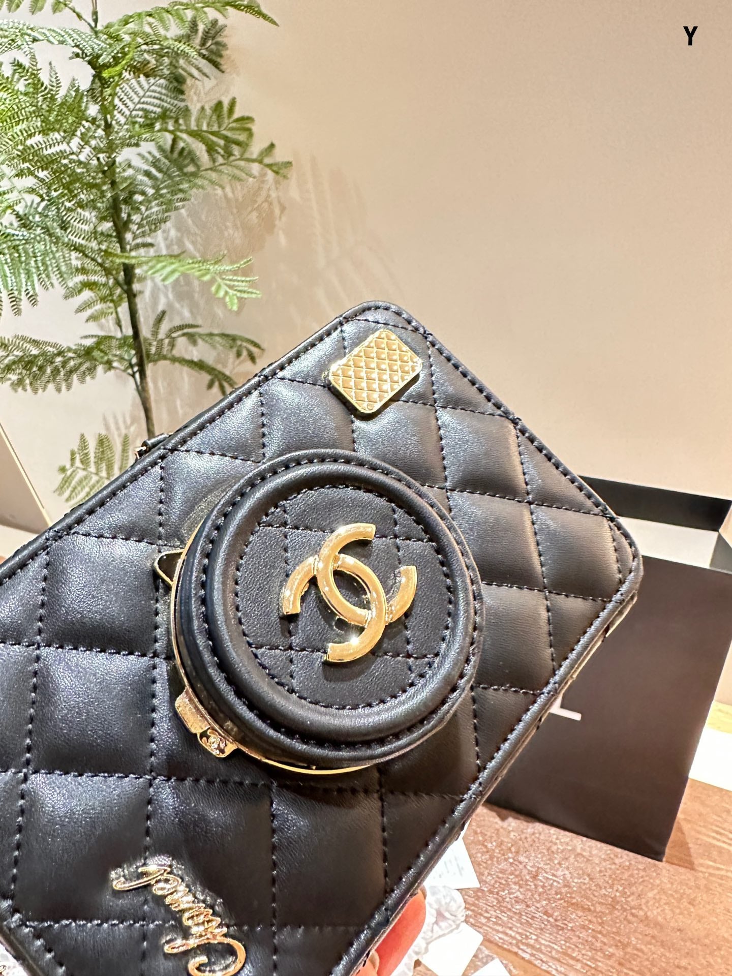 6XC420BDE Stylish Camera Bag