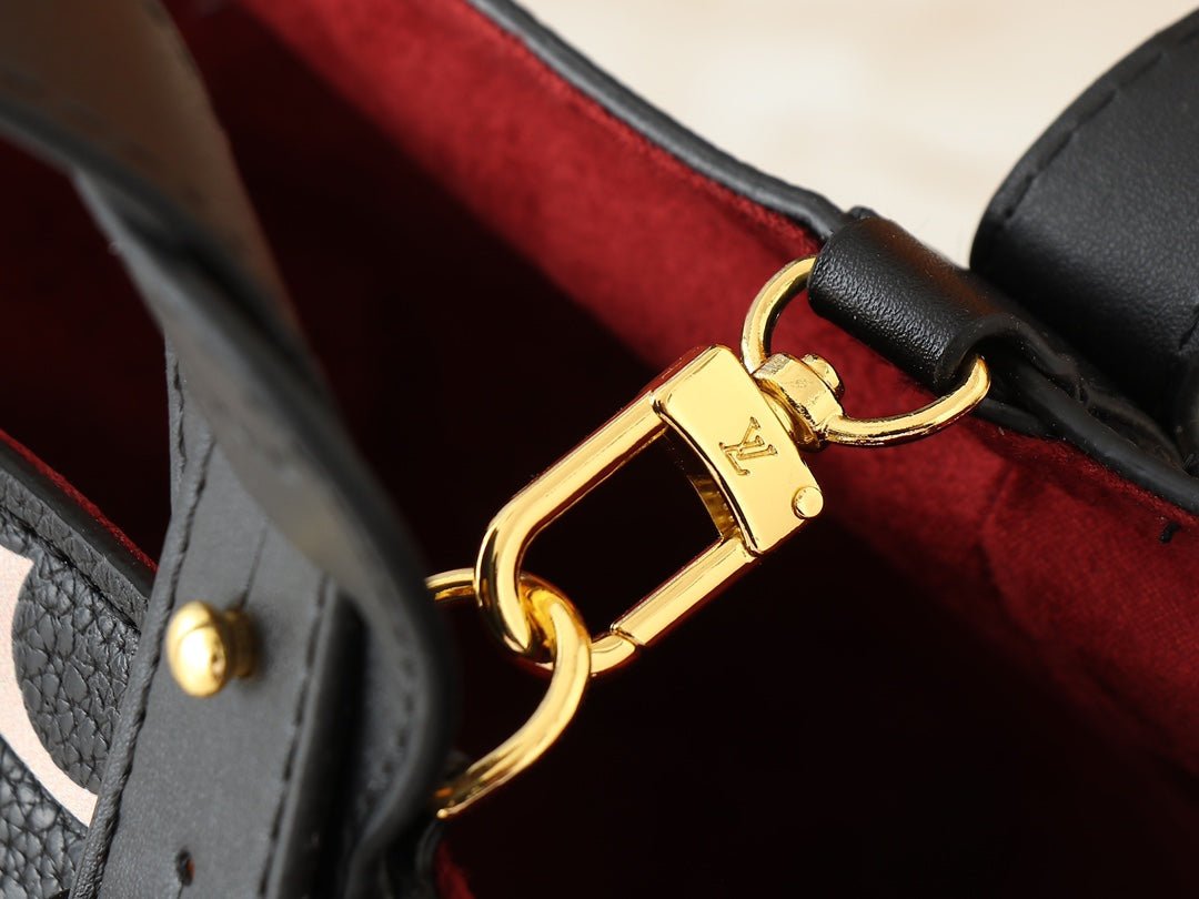 2WE3BDE Stylish leather bag