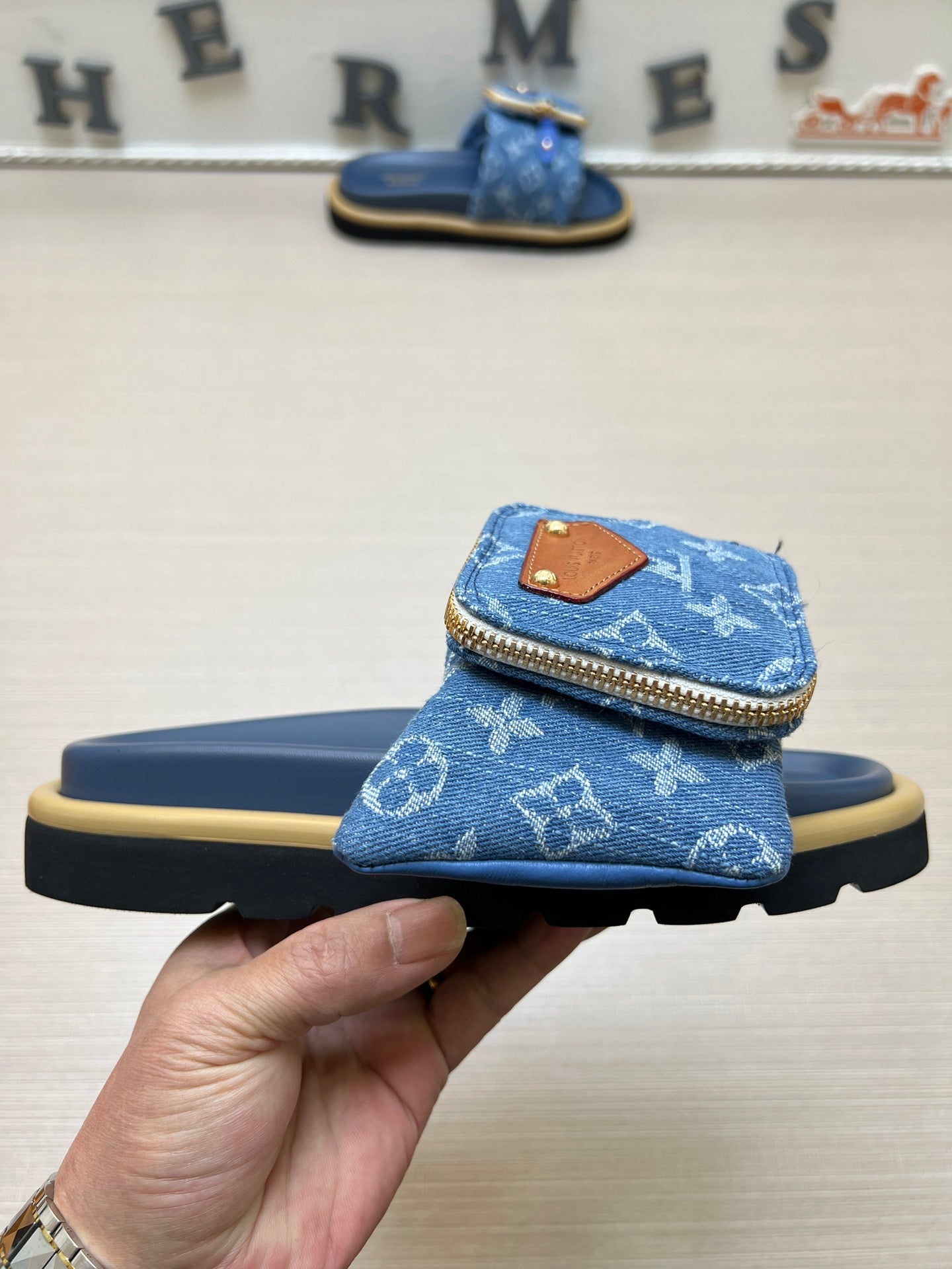 5LE219ZDE Stylish Slippers