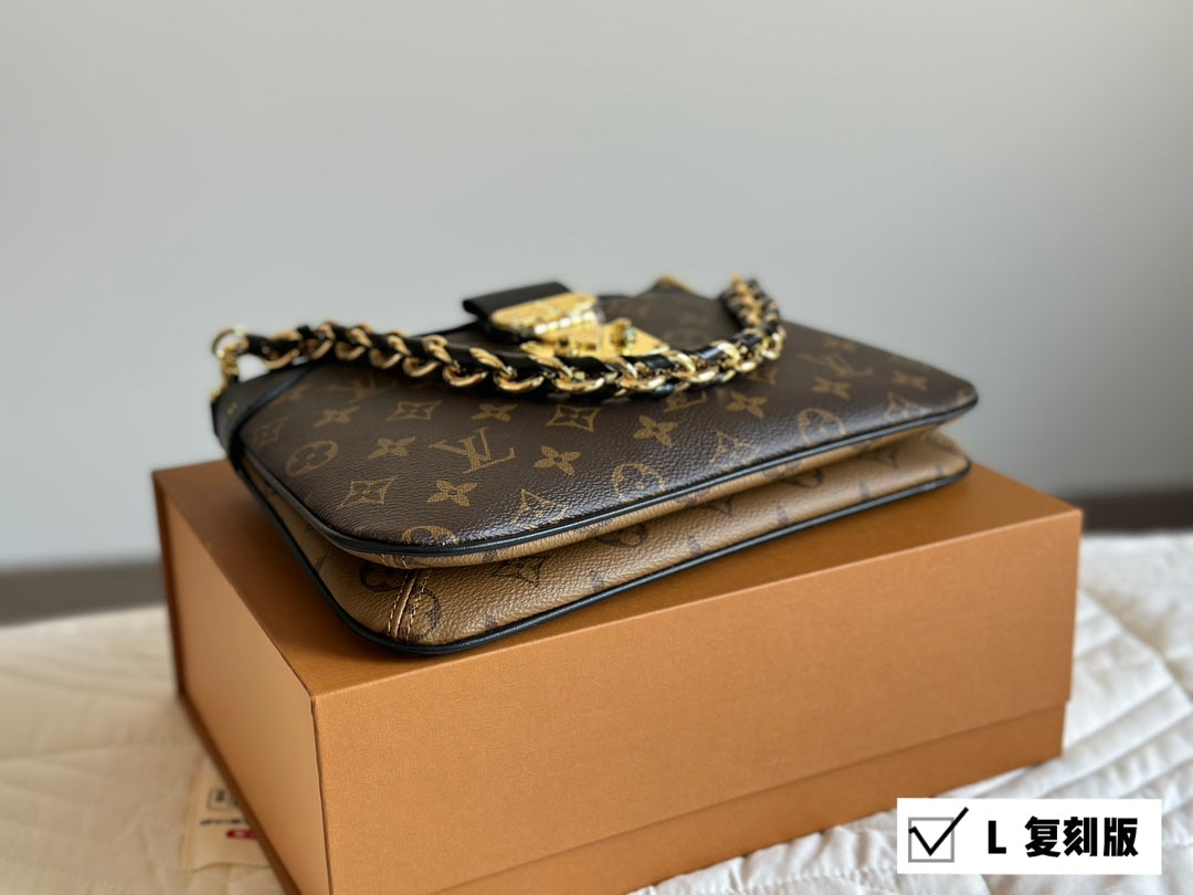 6XE214BDE Stylish leather bag 