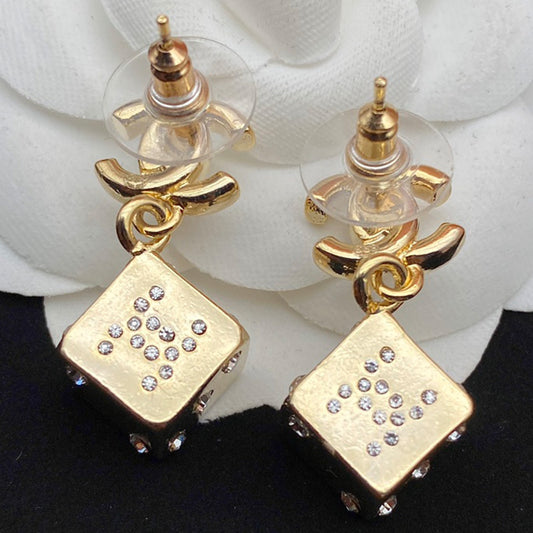 1YC1EDE Stylish Earrings