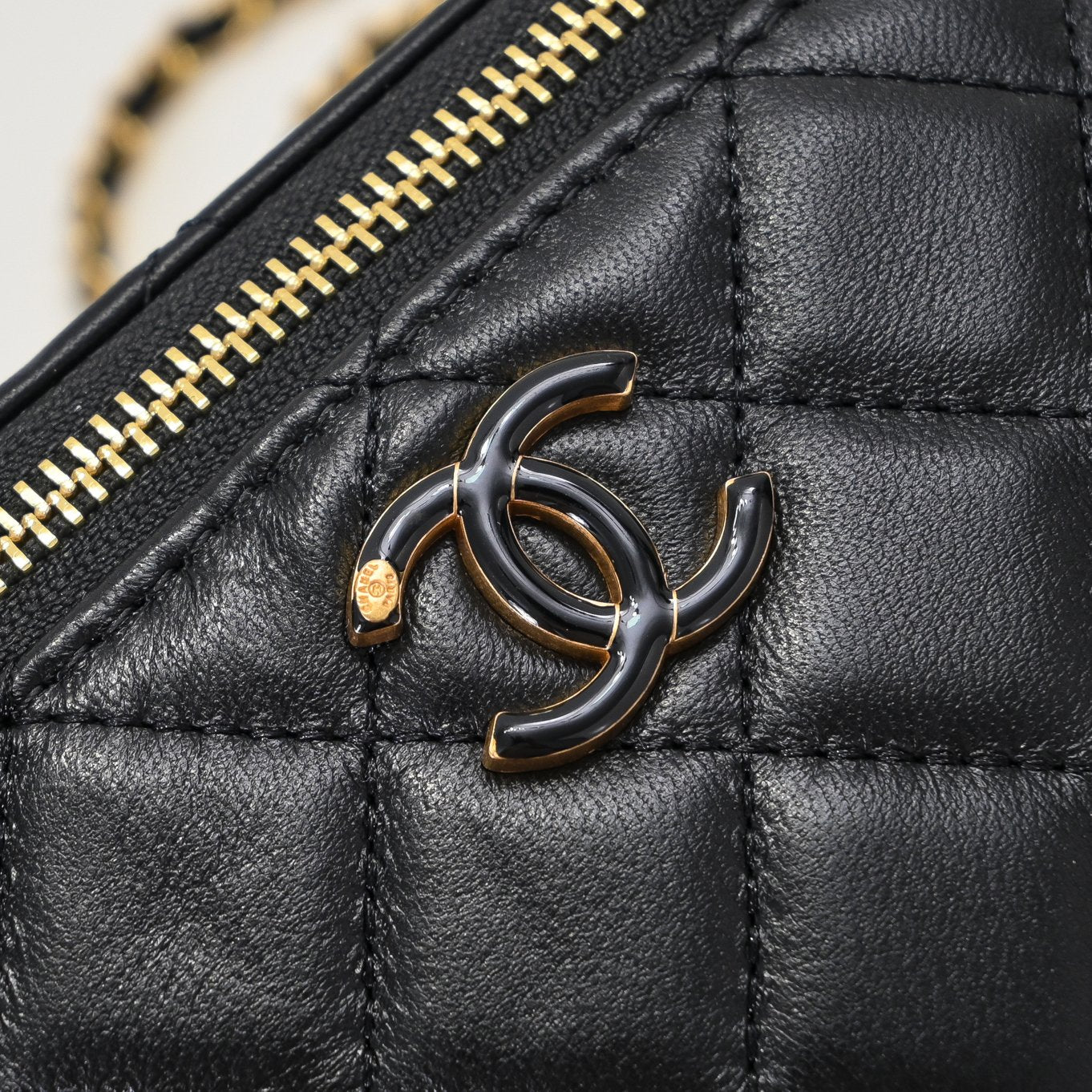 155XC32BDE Stylish leather bag