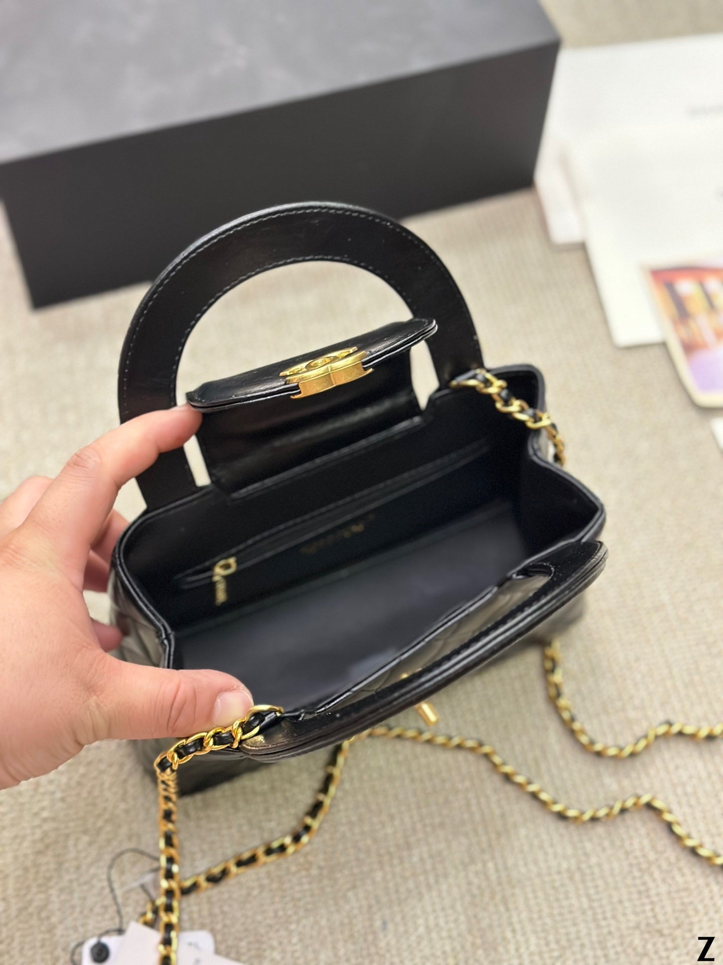 6XC422BDE Stylish leather bag