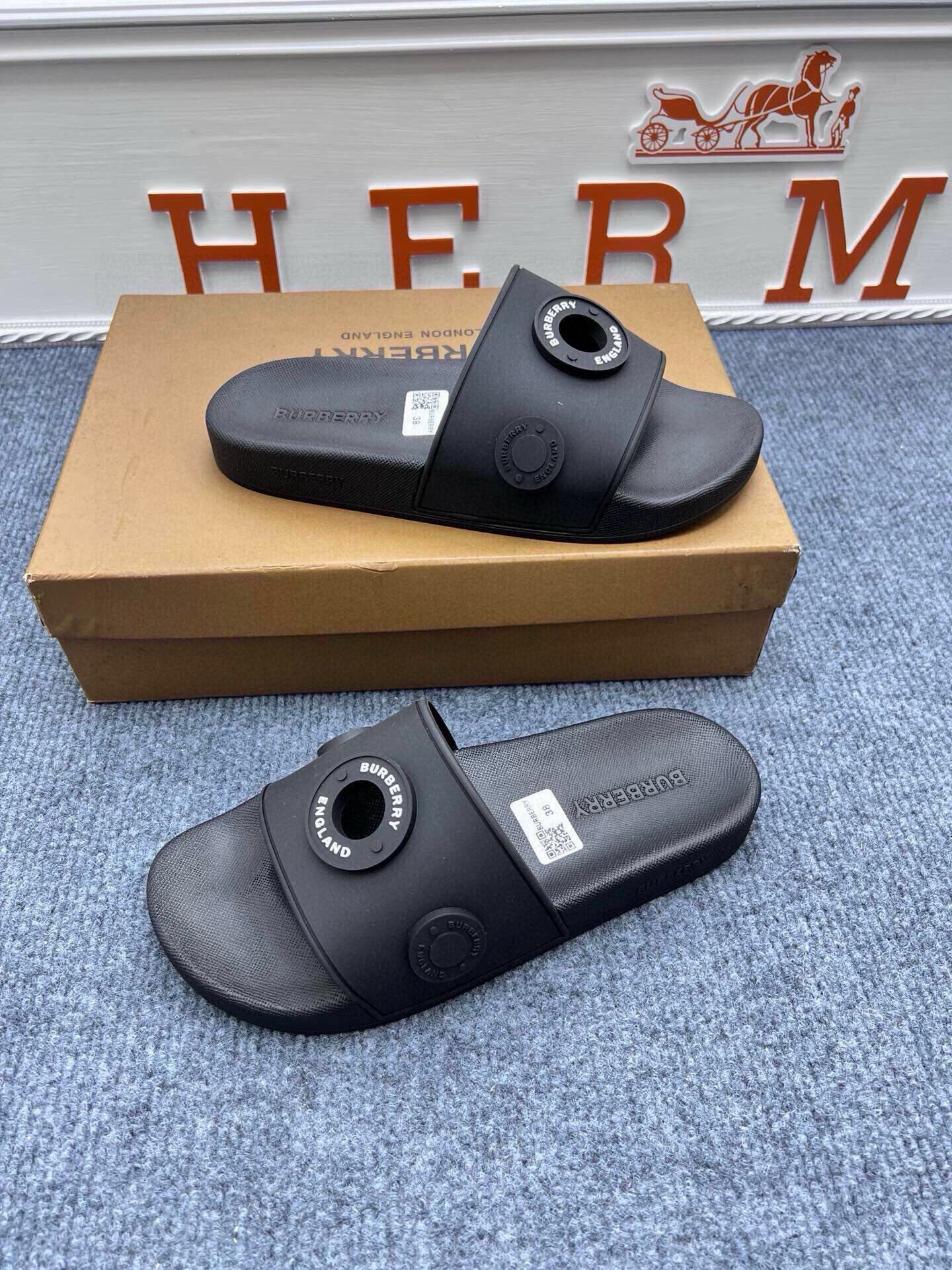 535ZR252ZDE Stylish Slippers