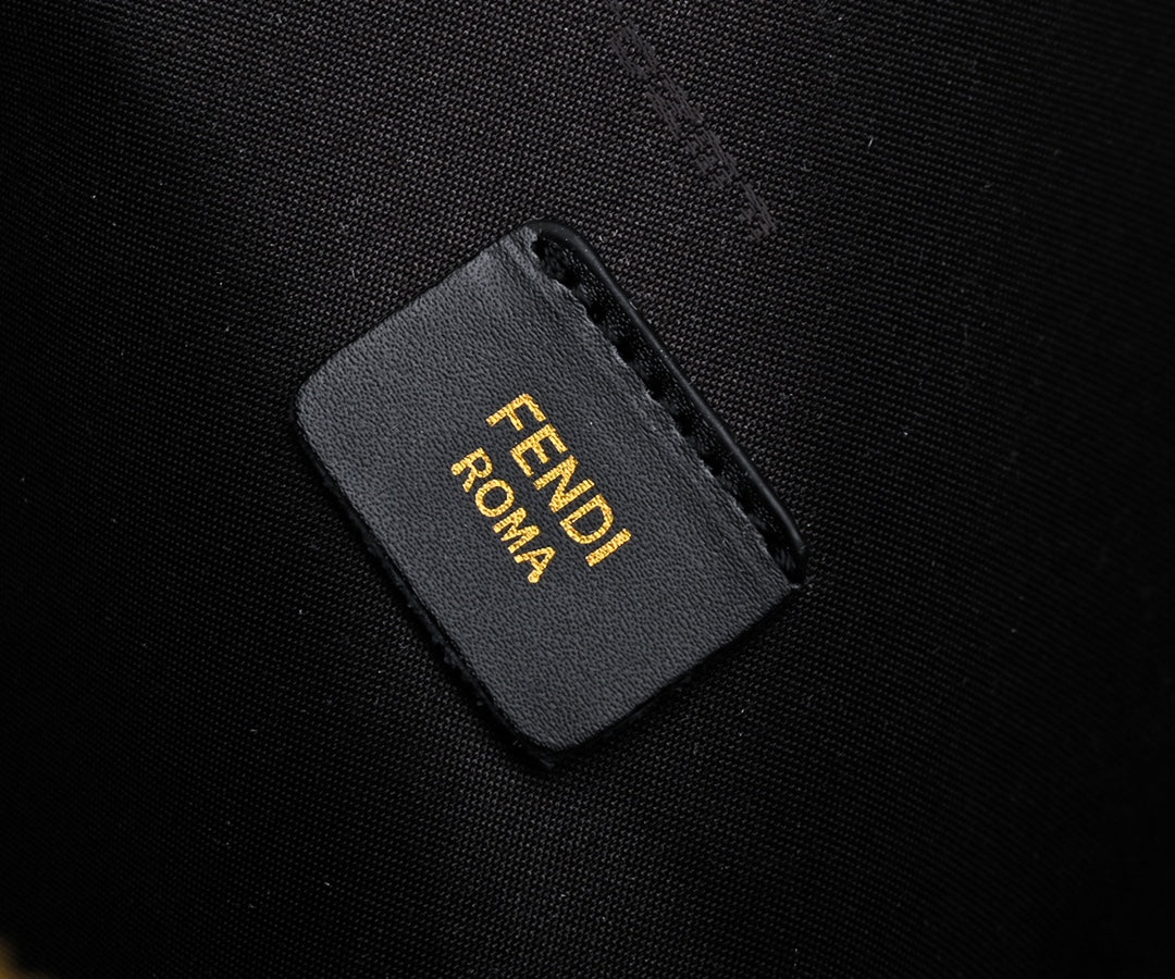 2XF131BDE Stylish leather bag 