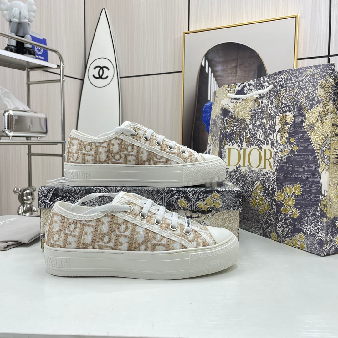 1XD65ZDE Stylish shoes