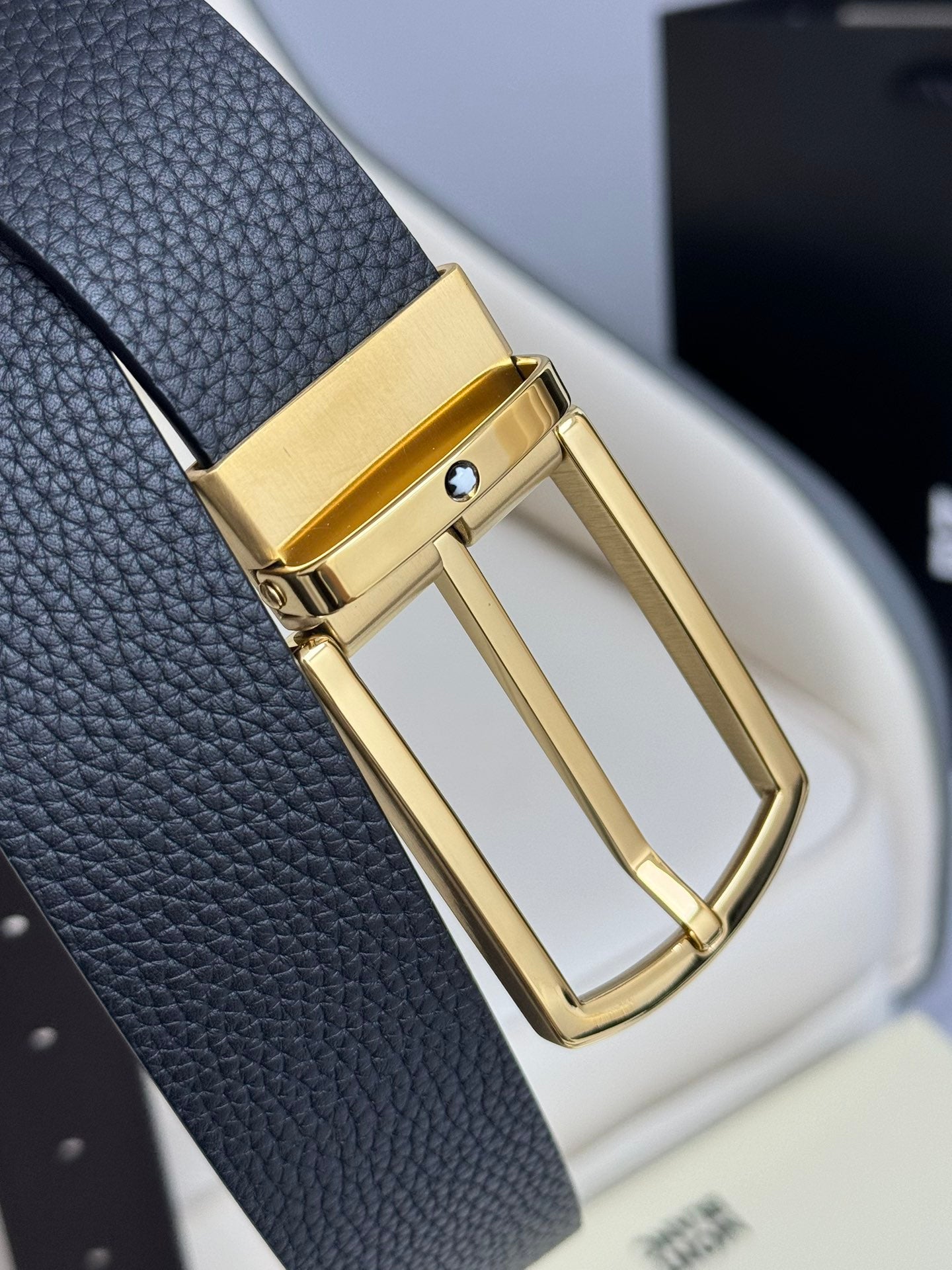 155RA238PDE Stylish  High quality belt With full package