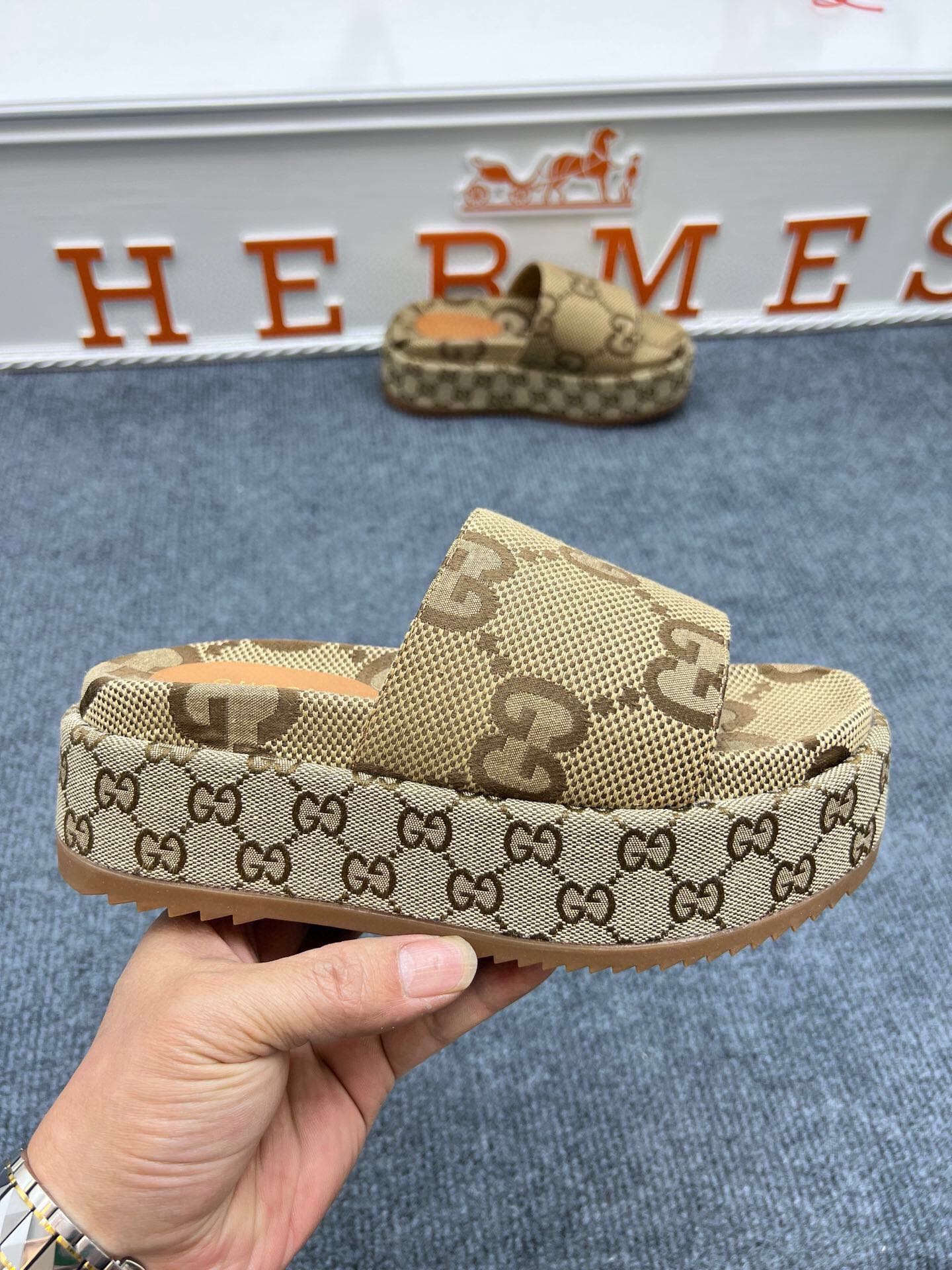 54B122ZDE Stylish slippers  Sole thickness 5.5cm