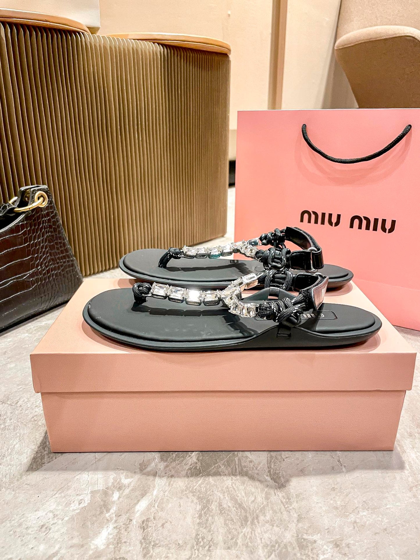 14A170ZDE Stylish sandals