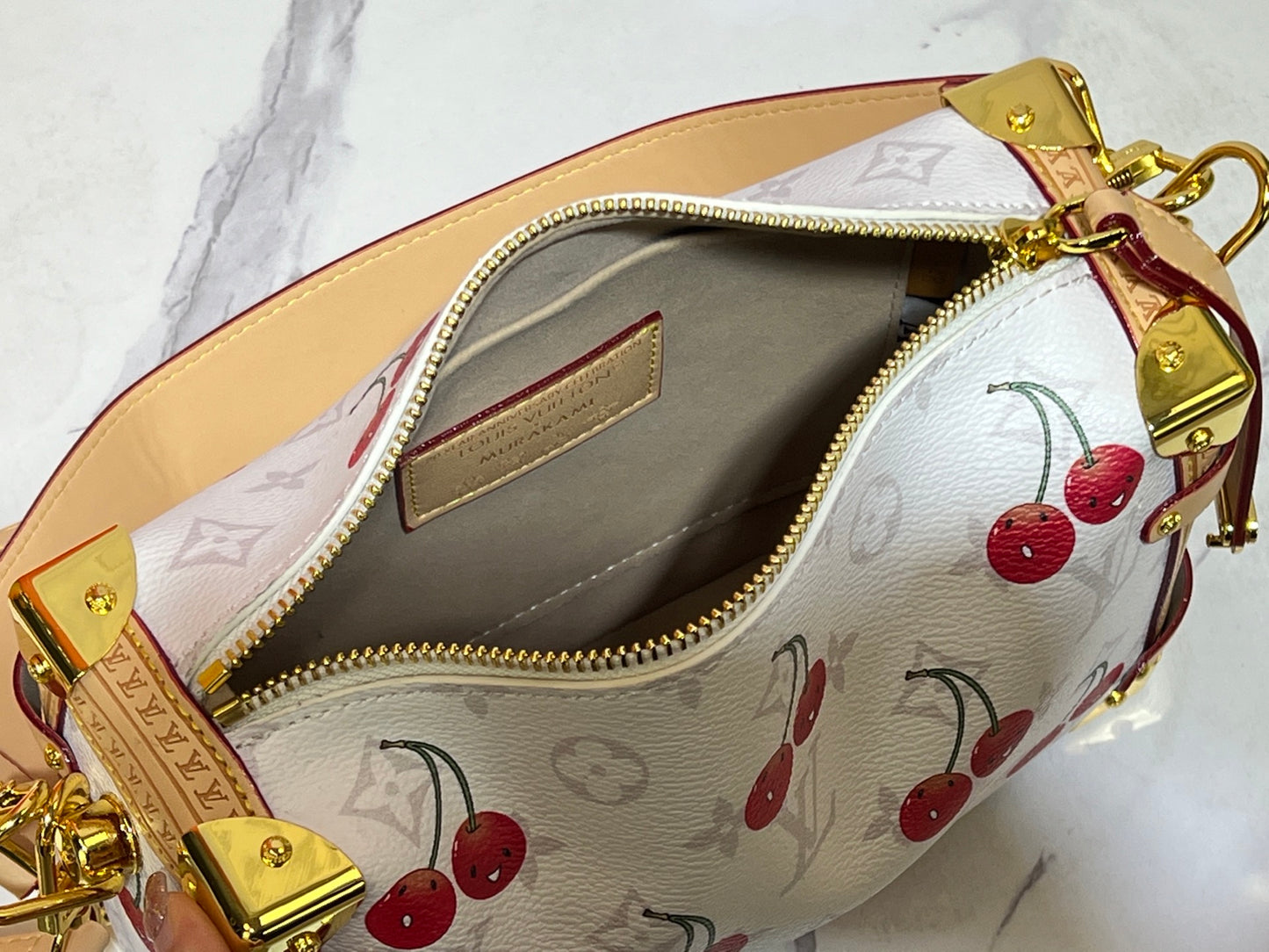 155NE18BDE Stylish leather bag