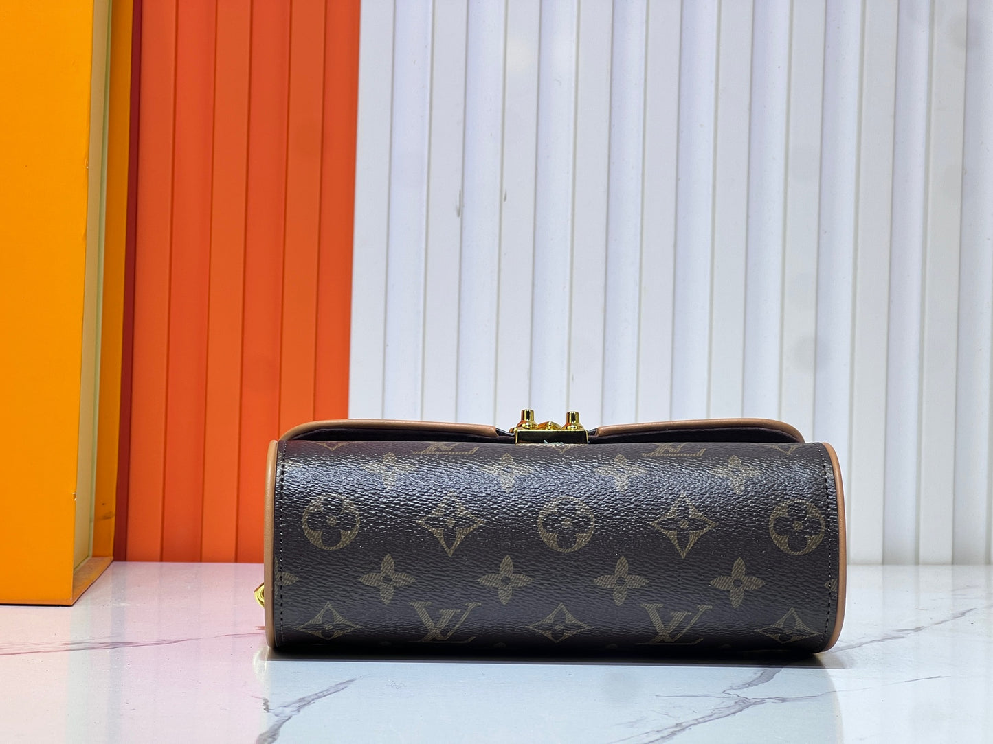 2WE6BDE Stylish leather bag