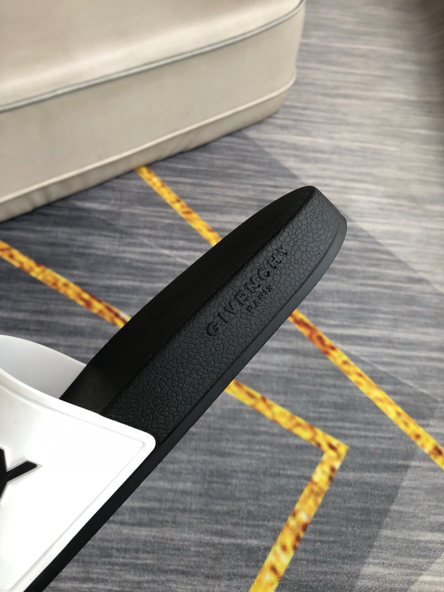 535ZGV265ZDE Stylish Slippers