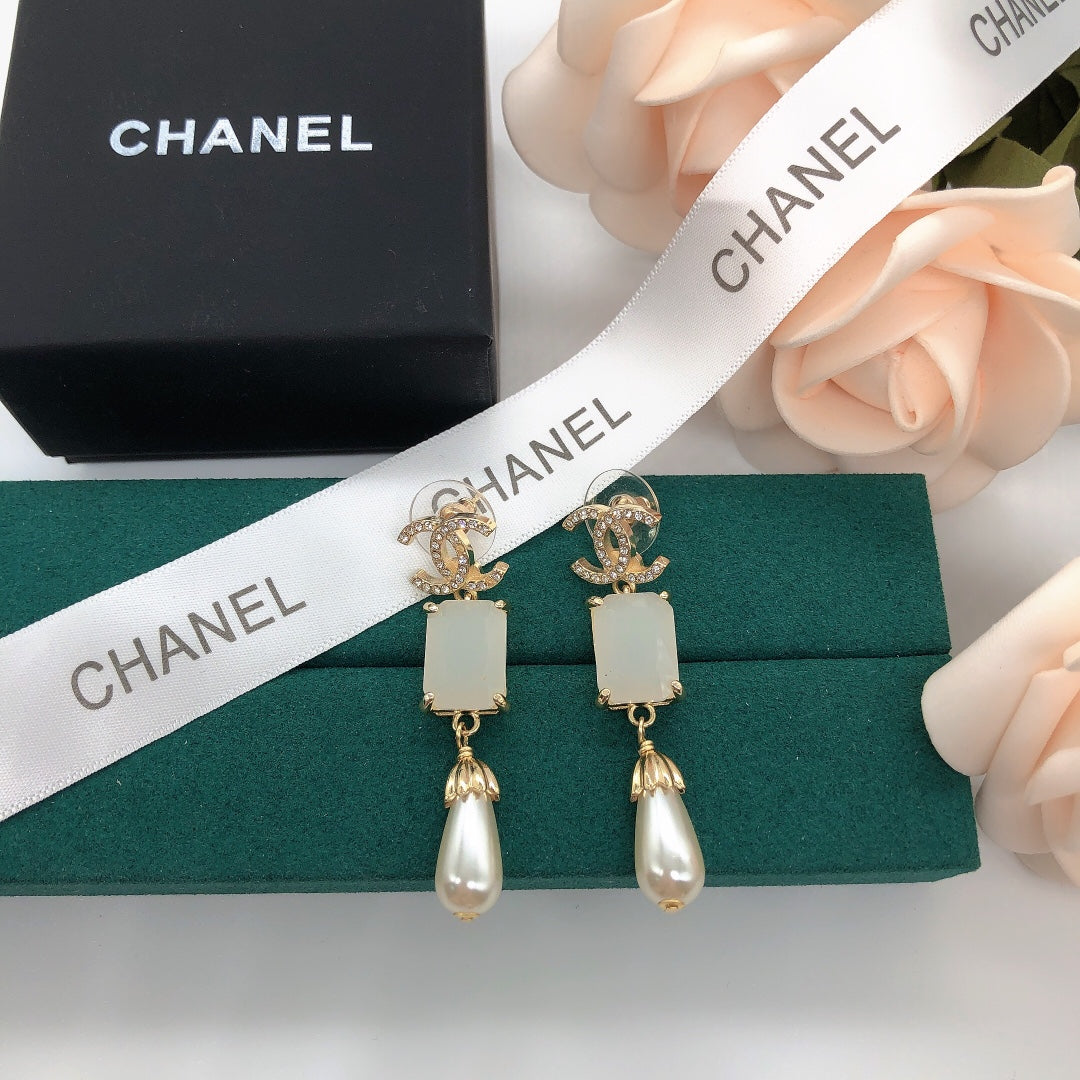 14C588EDE Stylish Earrings