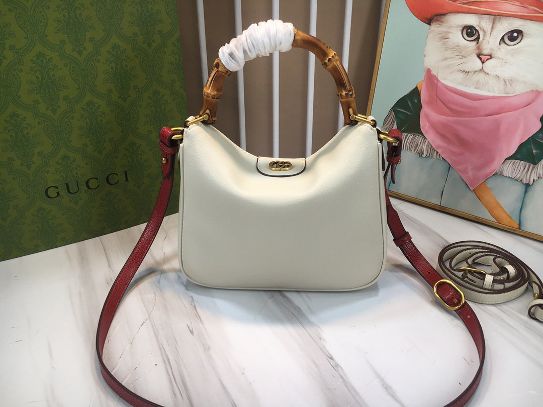 15RB117BDE Stylish leather bag