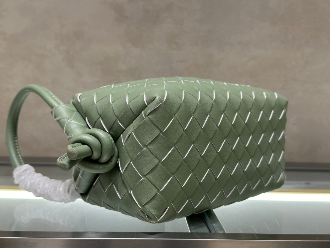 1XA84BDE Stylish leather bag