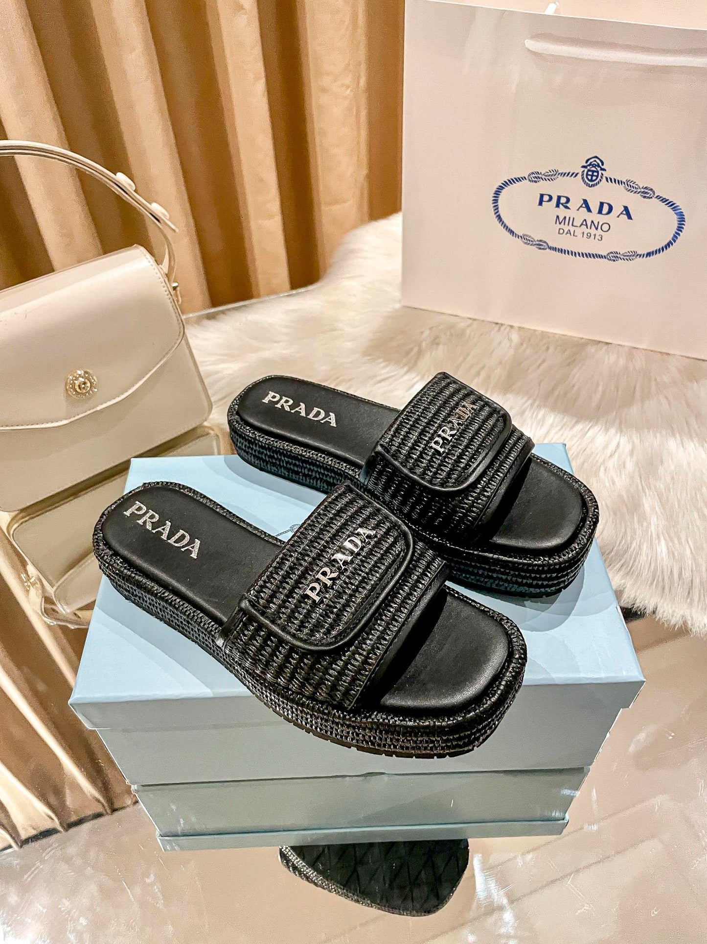 14PD176ZDE Stylish Slippers