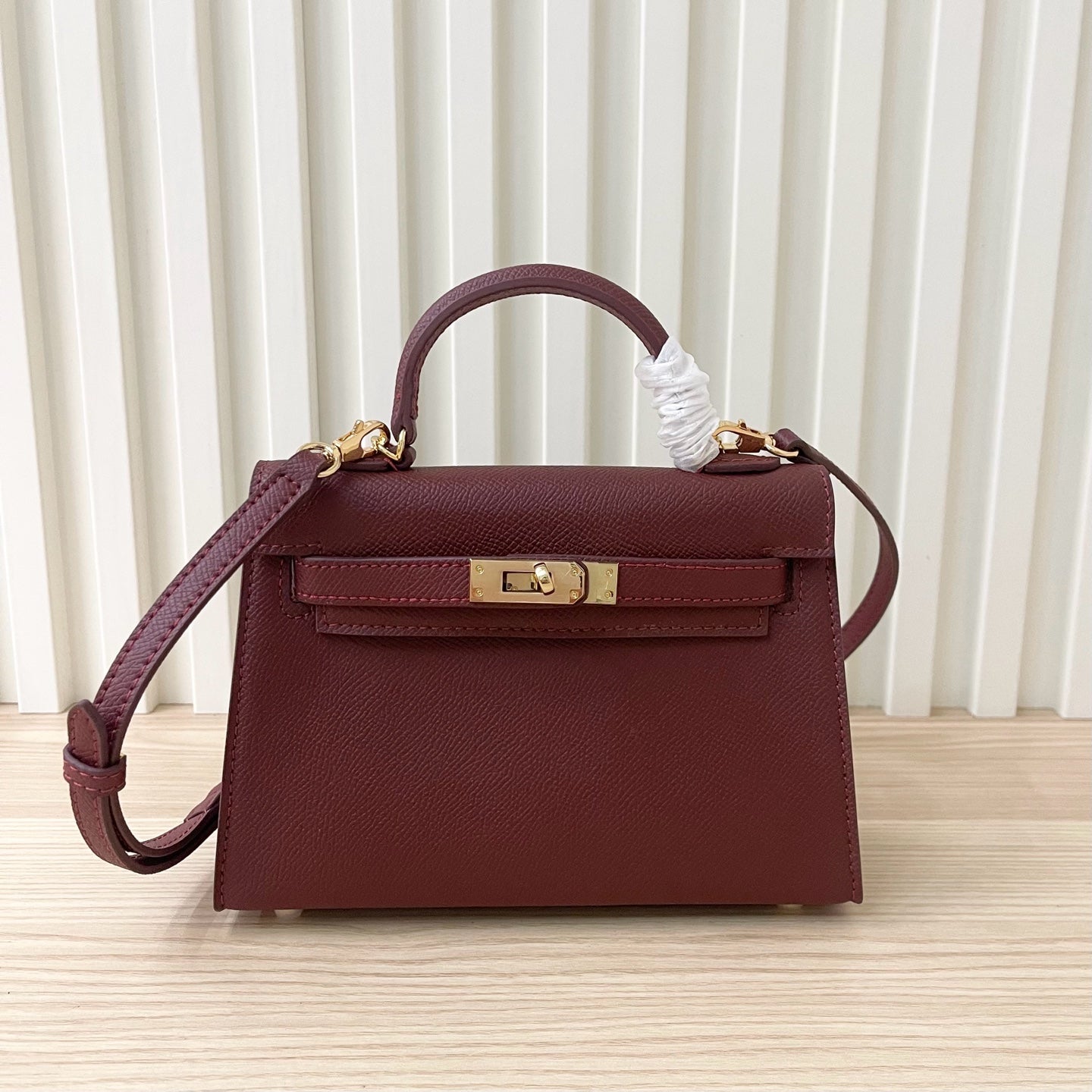2WH26BDE Stylish leather bag