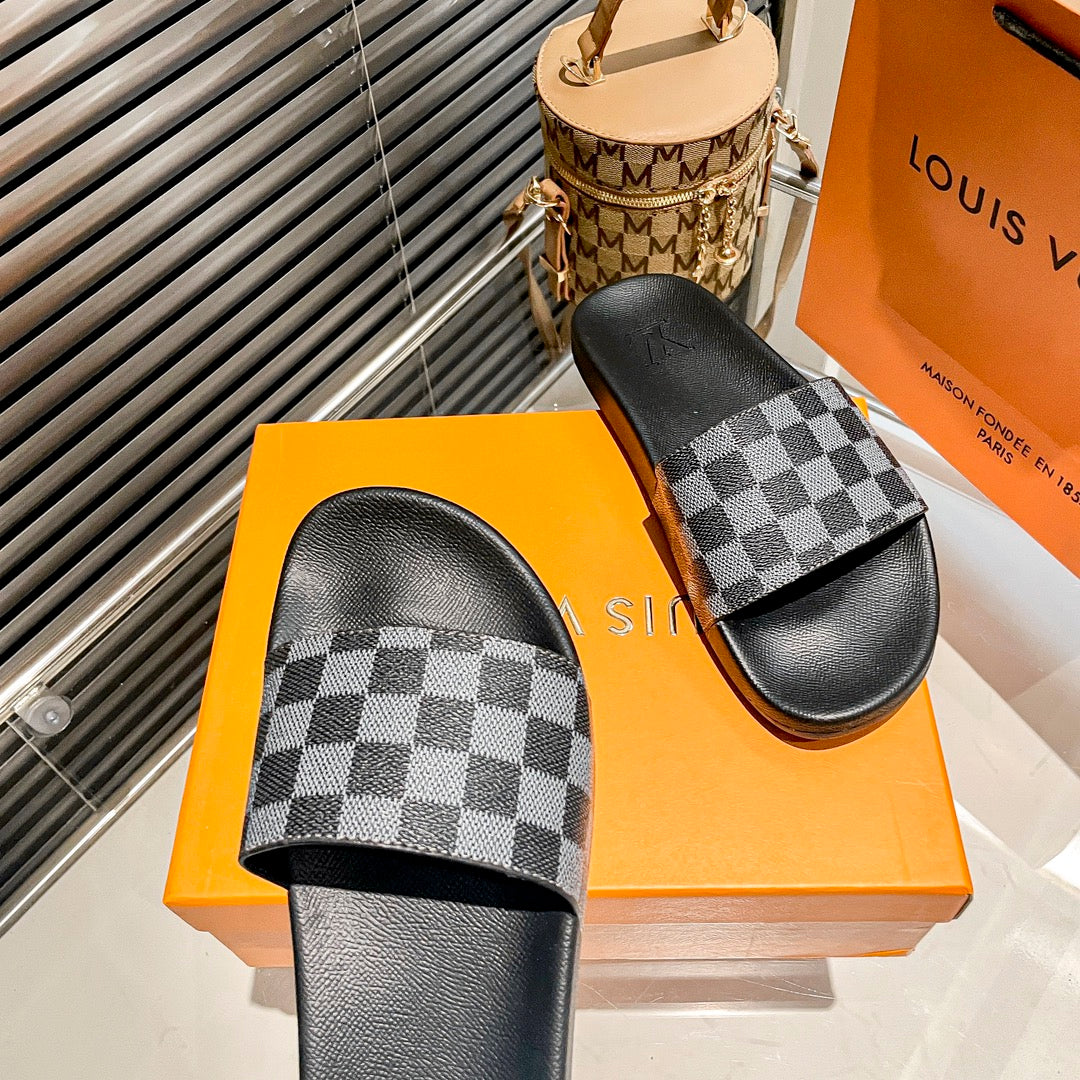 14E195ZDE Stylish Slippers