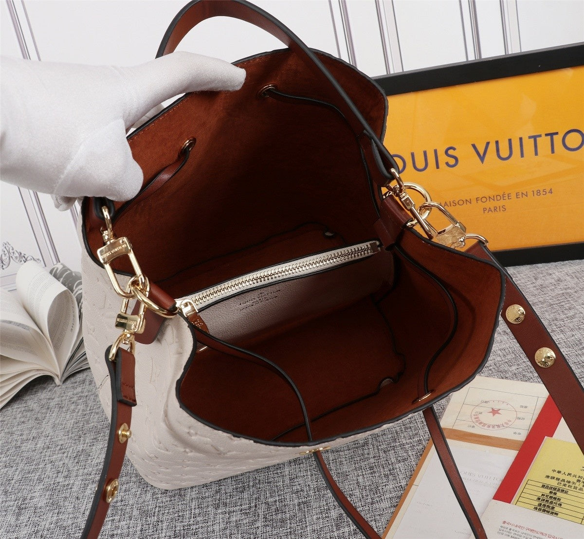 2XE60BDE Stylish leather bag 