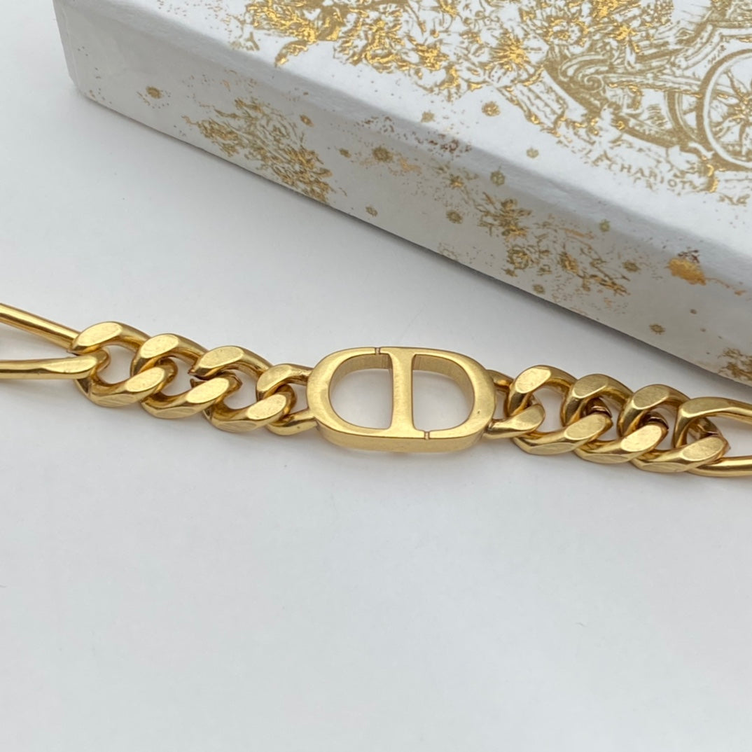 1XD319XDE Stylish  Necklaces  Bracelets