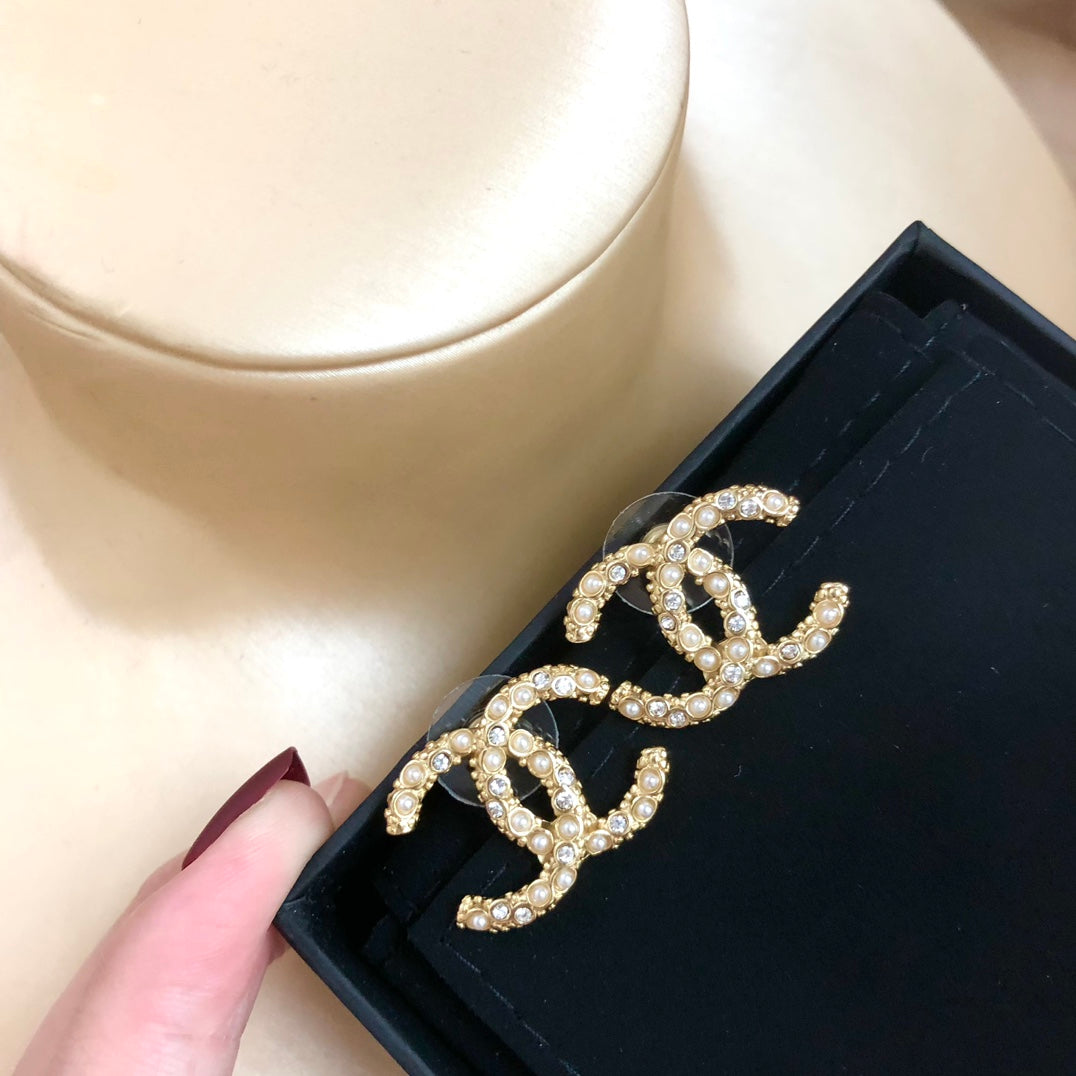 14C90EDE Stylish Earrings