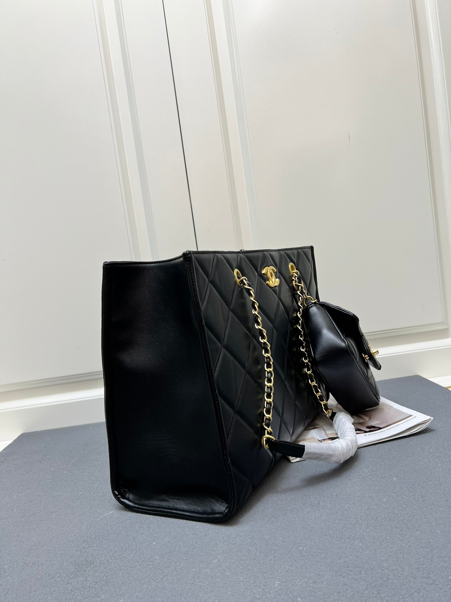 2WC14BDE Stylish leather bag