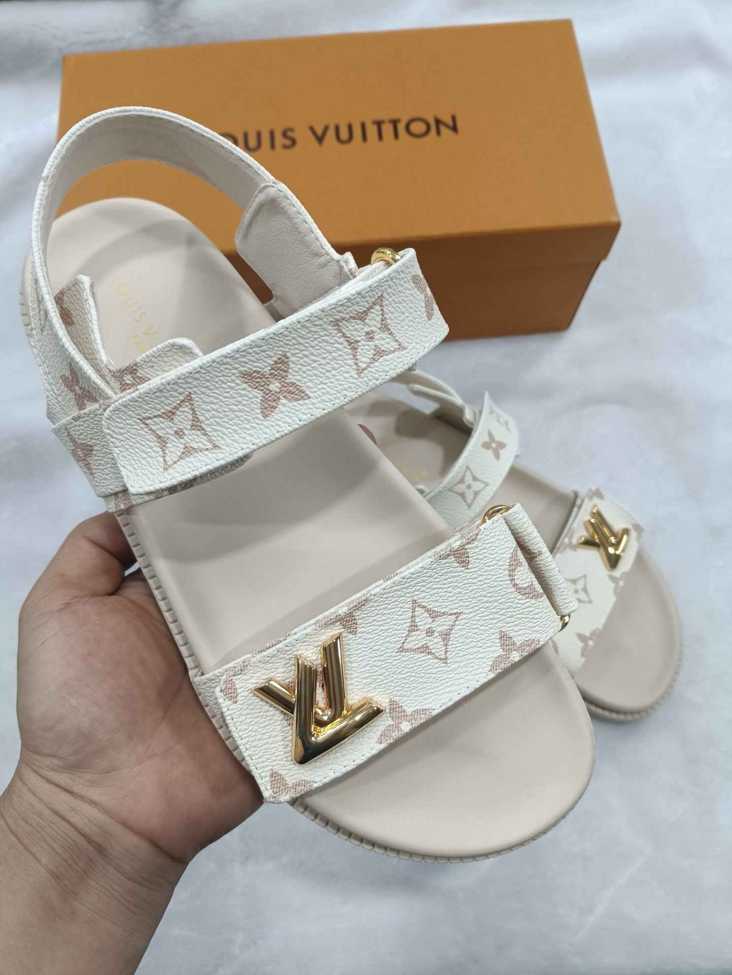5LE211ZDE Stylish sandals