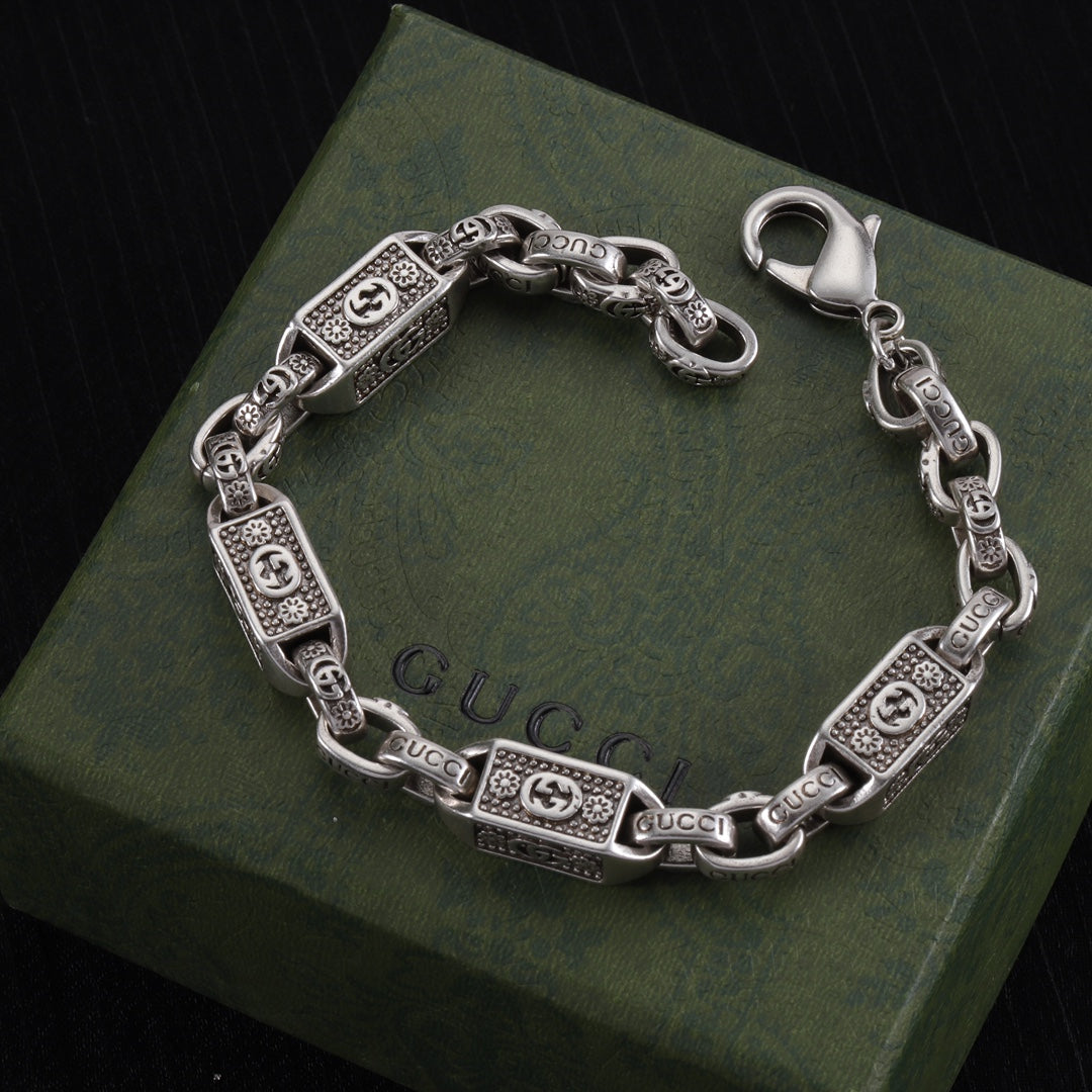 14B938KDE Stylish Bracelets