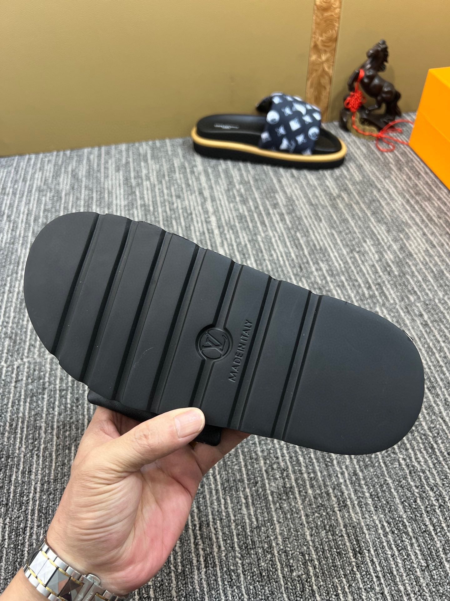 5XE118ZDE Stylish leather quality Slippers
