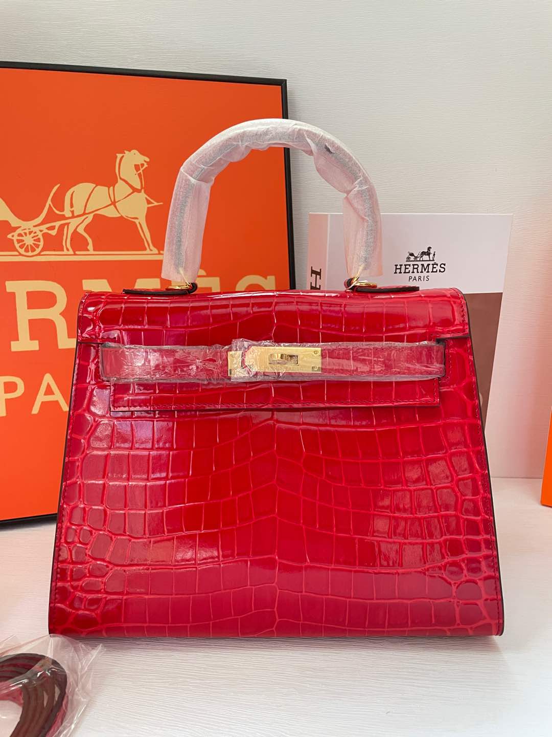 2WH28BDE Stylish leather bag