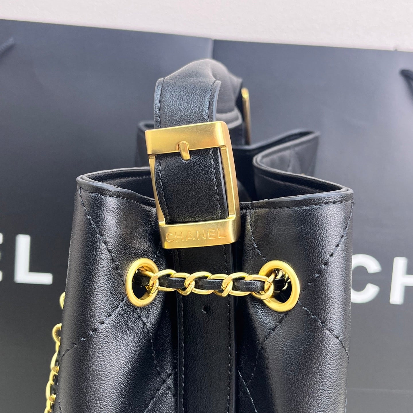 175RC1BDE Stylish leather bag