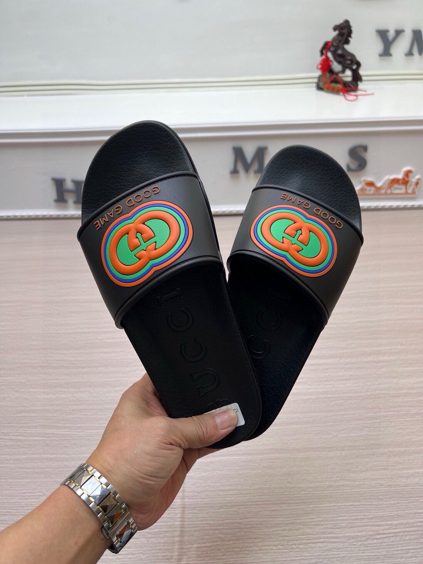 54B113ZDE Stylish slippers