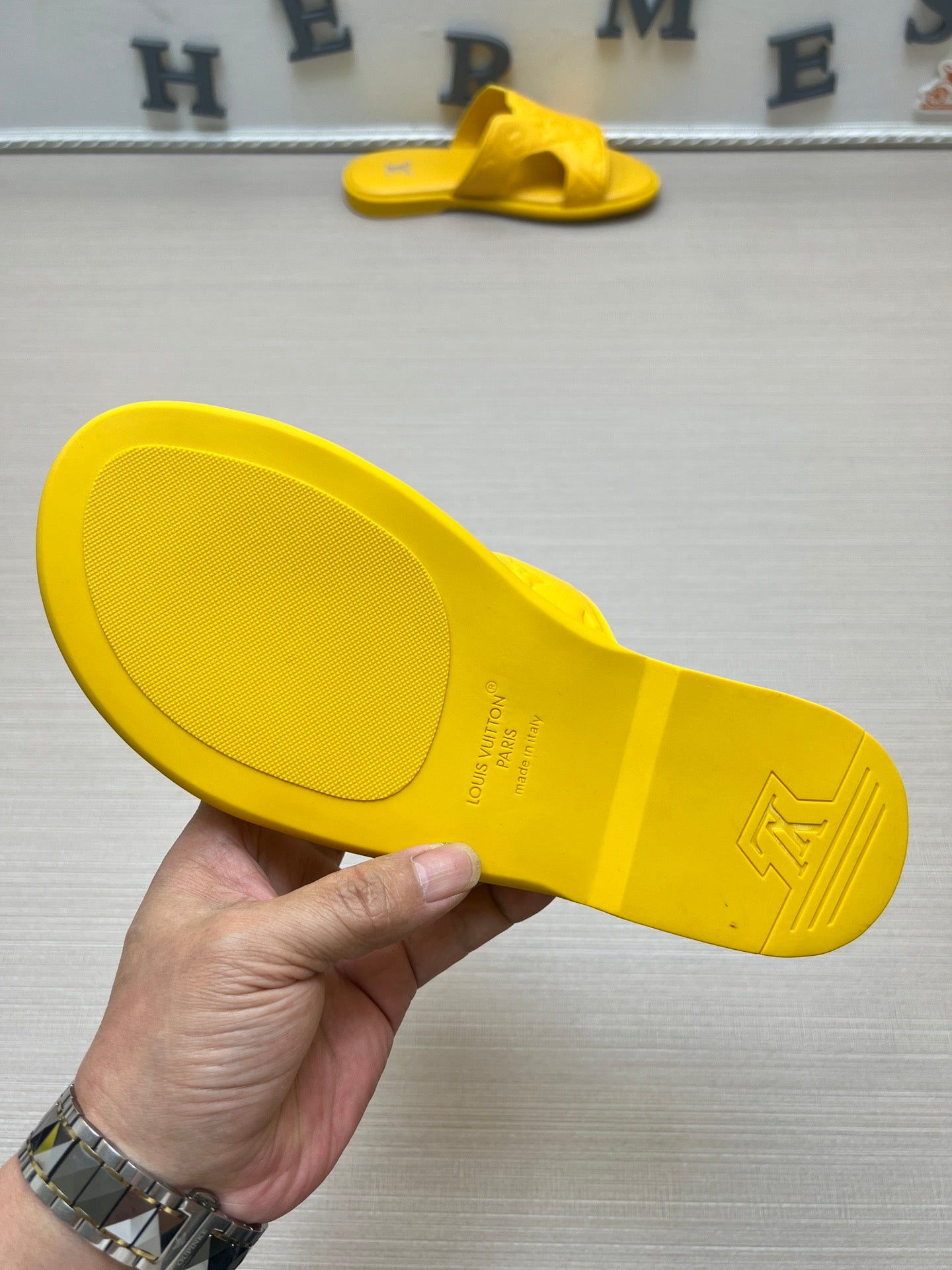 54E22ZDE Stylish slippers