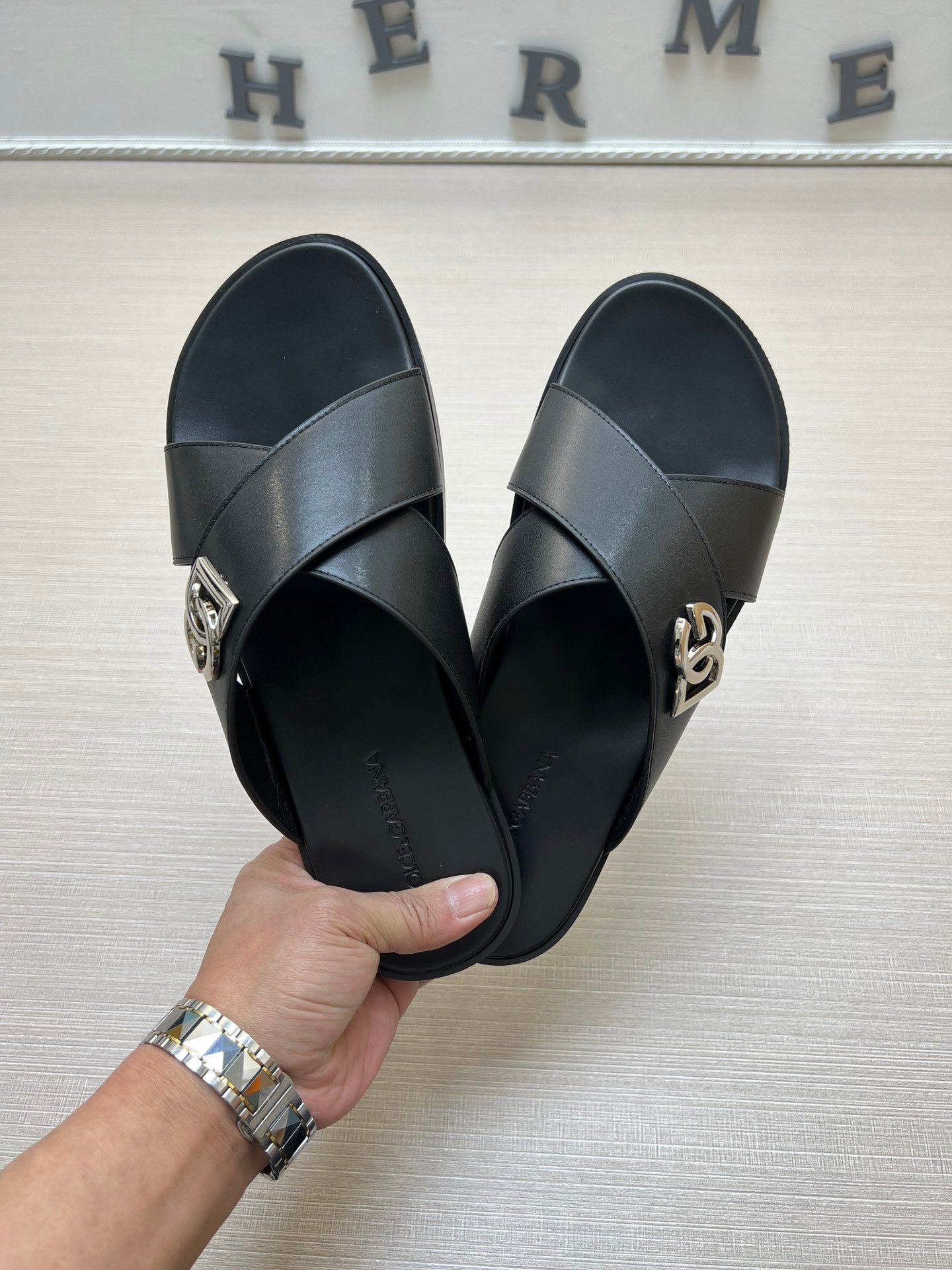 54A93ZDE Stylish slippers