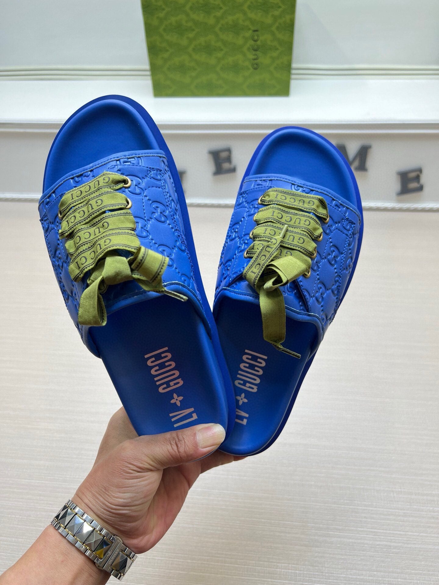 54B16ZDE Stylish slippers