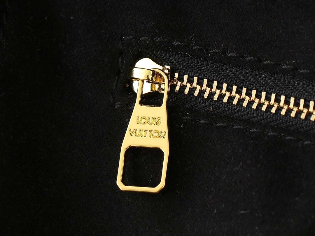 1WE75BDE Stylish leather bag