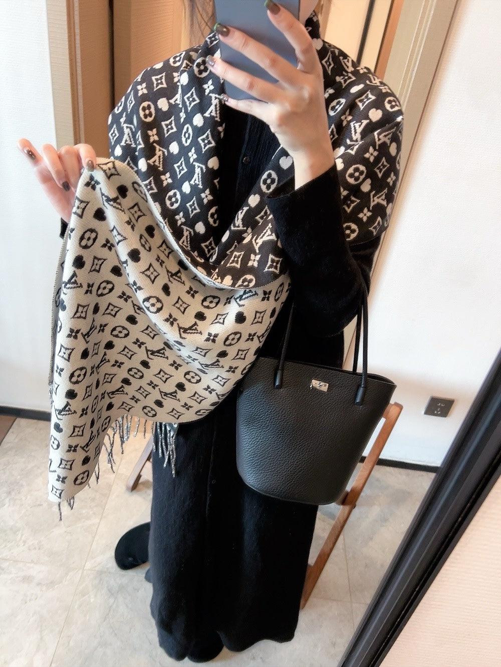 185ZE11WDE Stylish Winter Scarves