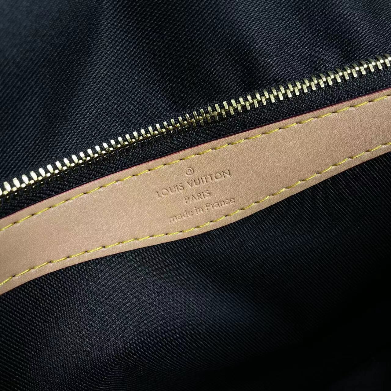 2XE028BDE Stylish leather bag 