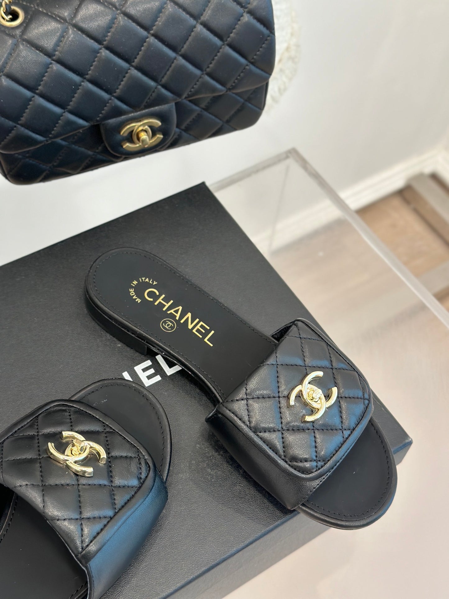 1WC254ZDE Stylish Slippers