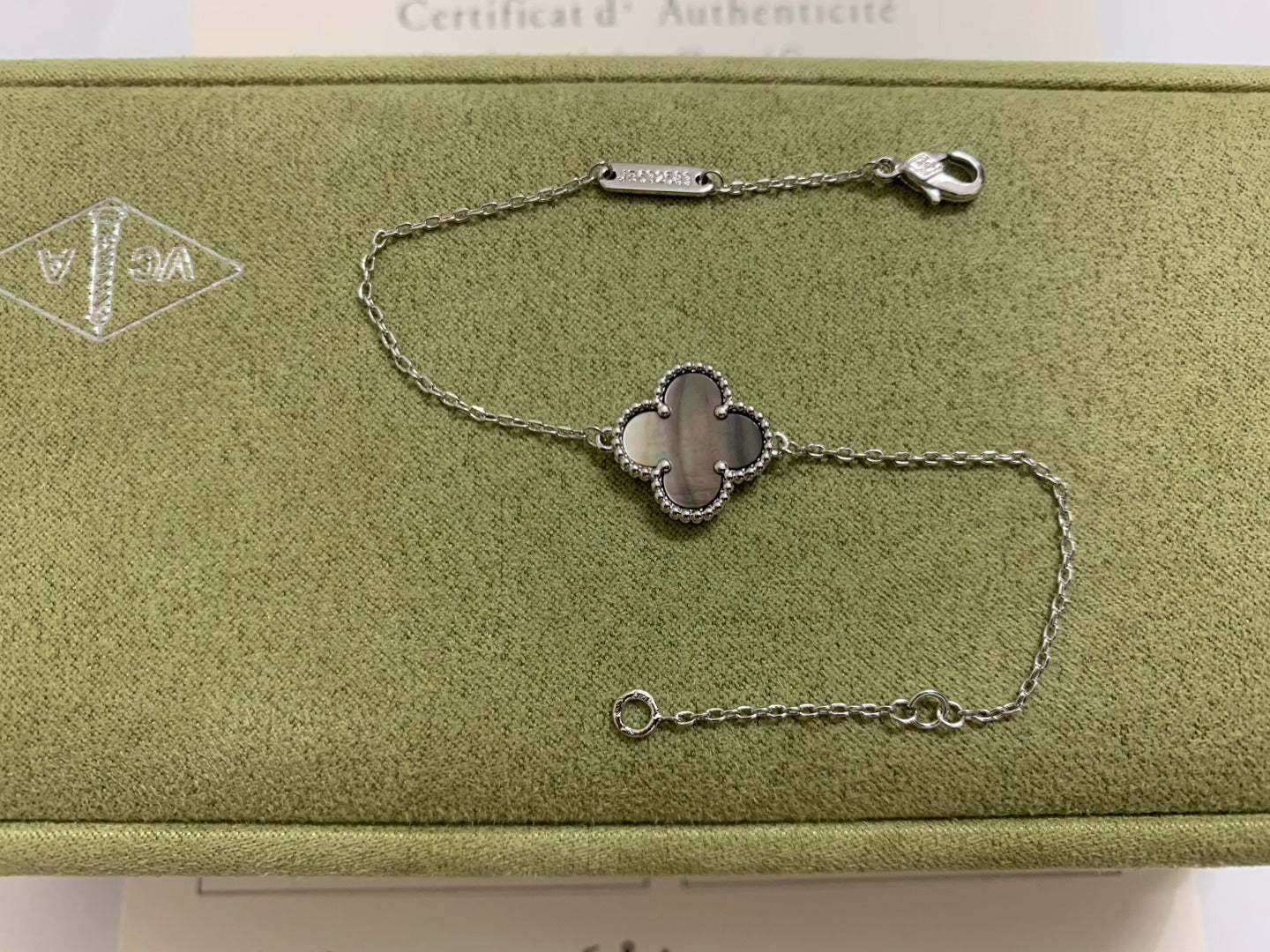 5XVA187KDE Stylish1 flower bracelet