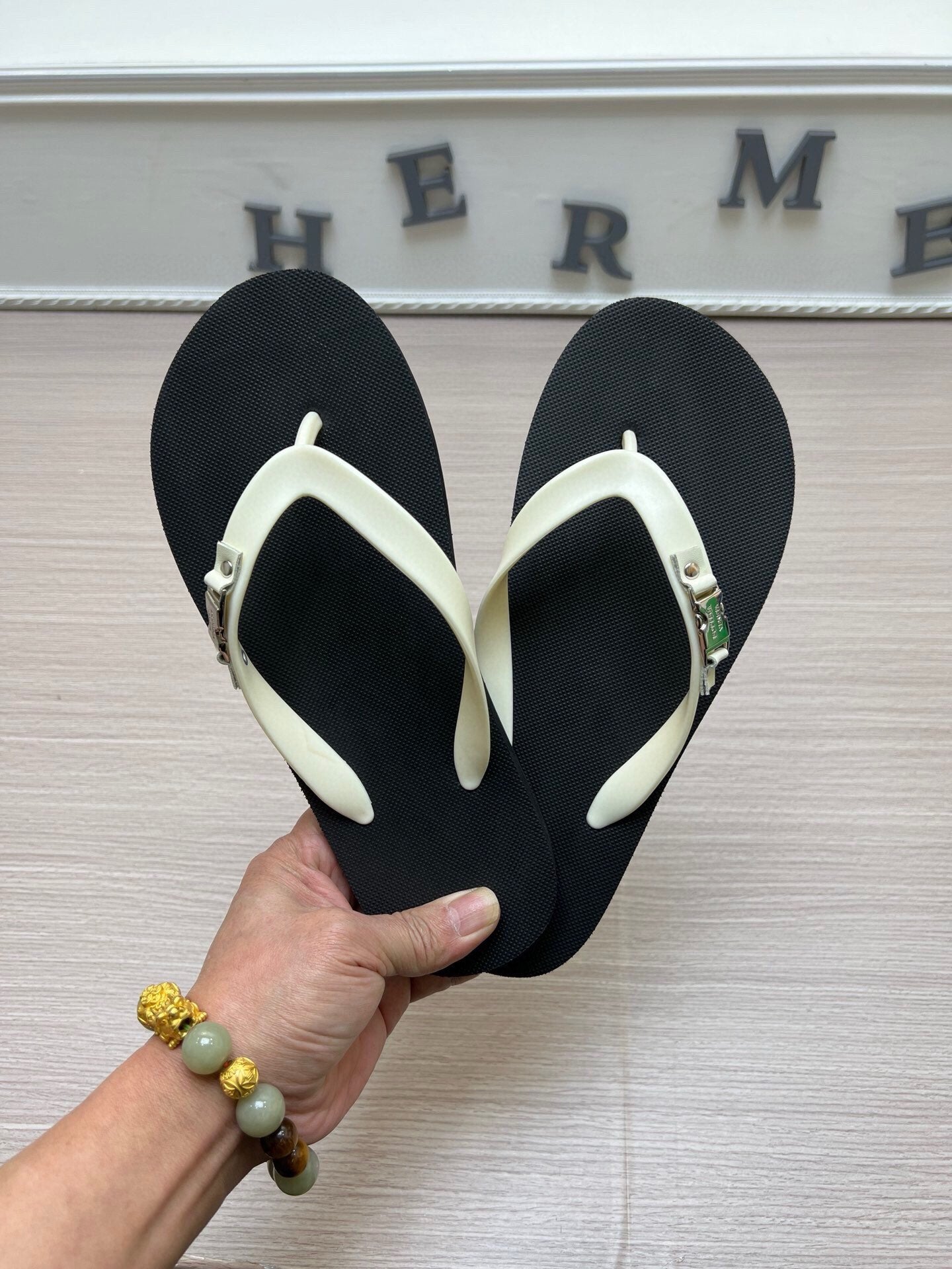 54A162ZDE Stylish slippers