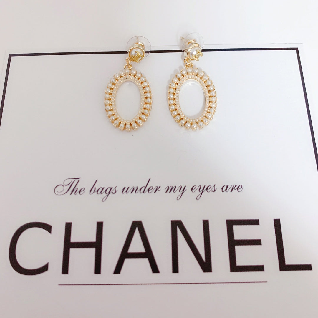 14C80EDE Stylish Earrings