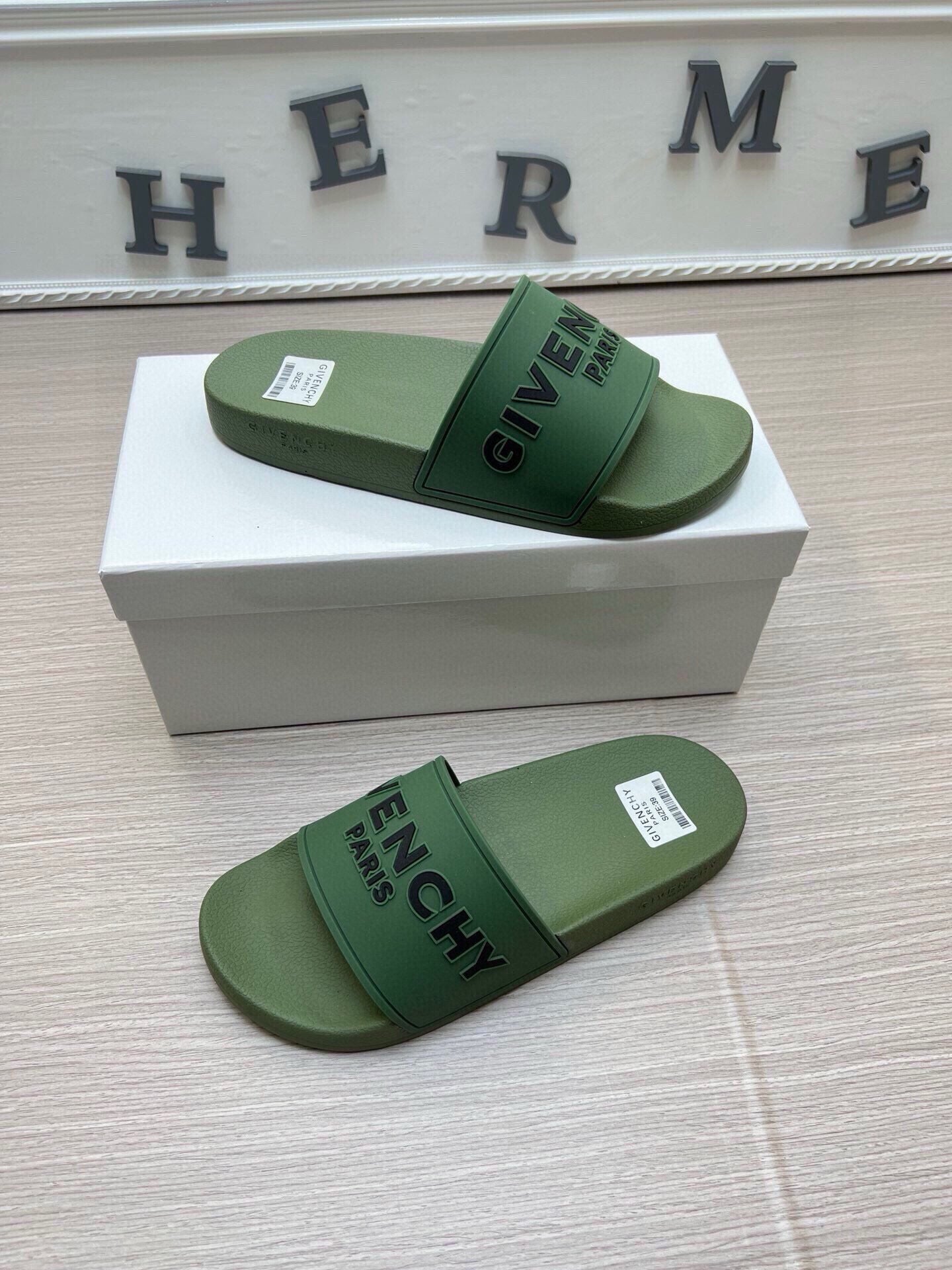 535ZGV263ZDE Stylish Slippers