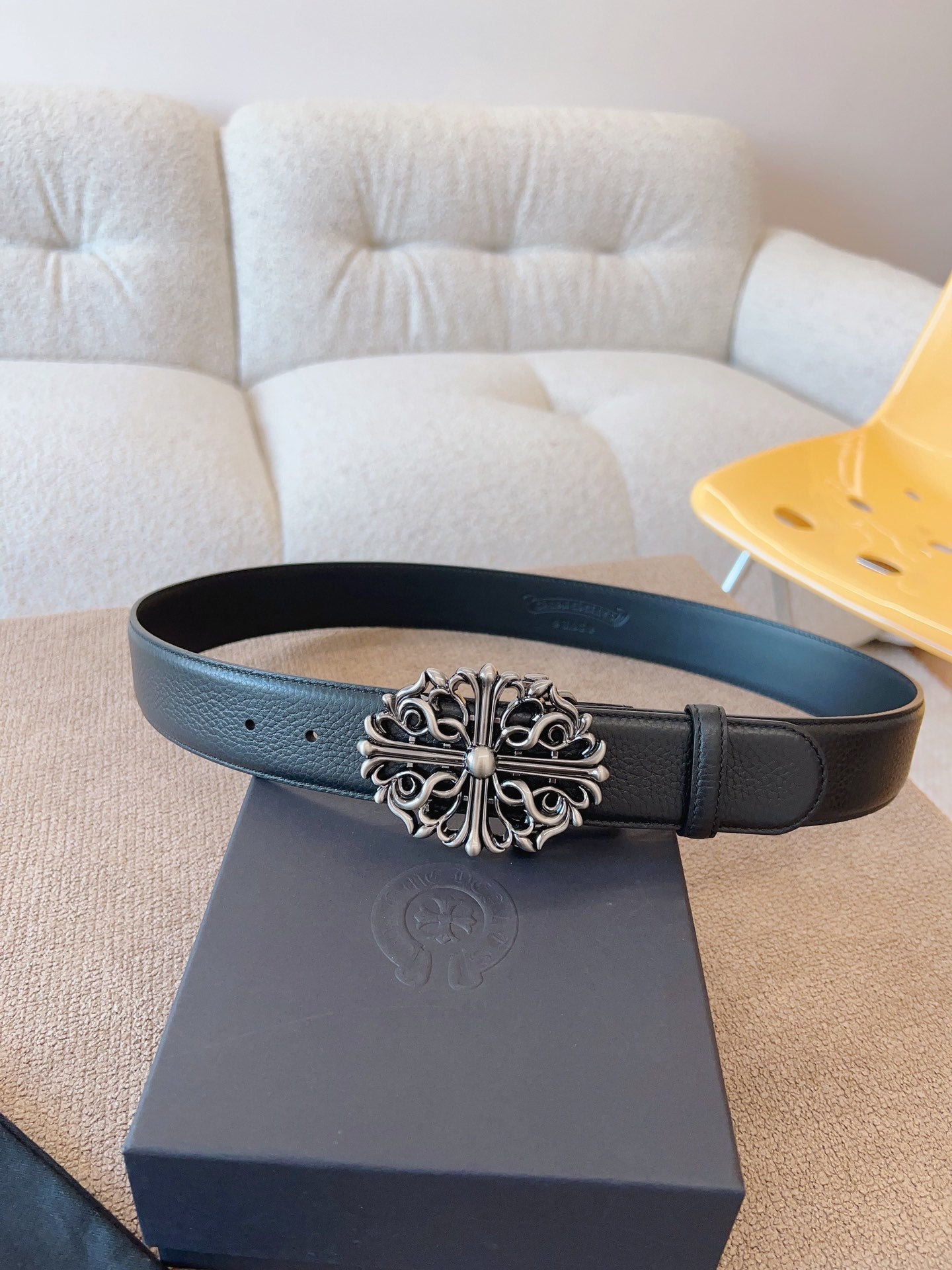 255RA14PDE Stylish  High quality belt With full package