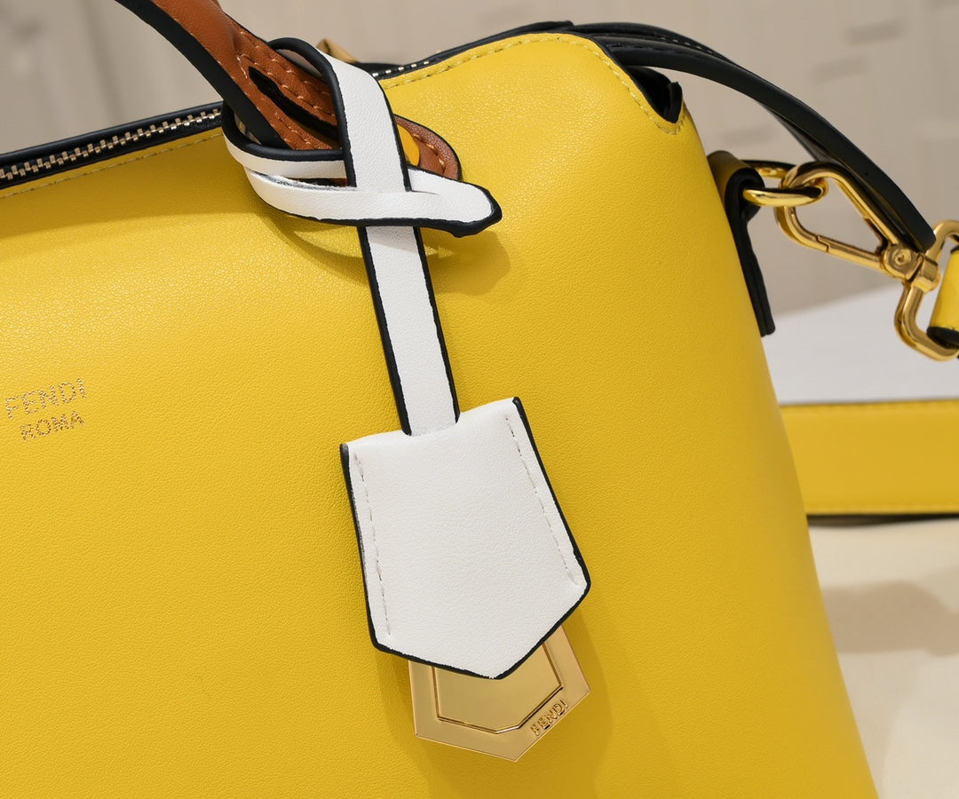 2XF132BDE Stylish leather bag 