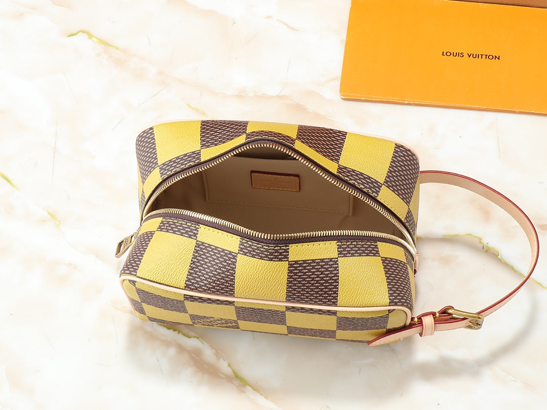 15RE69BDE Stylish leather bag