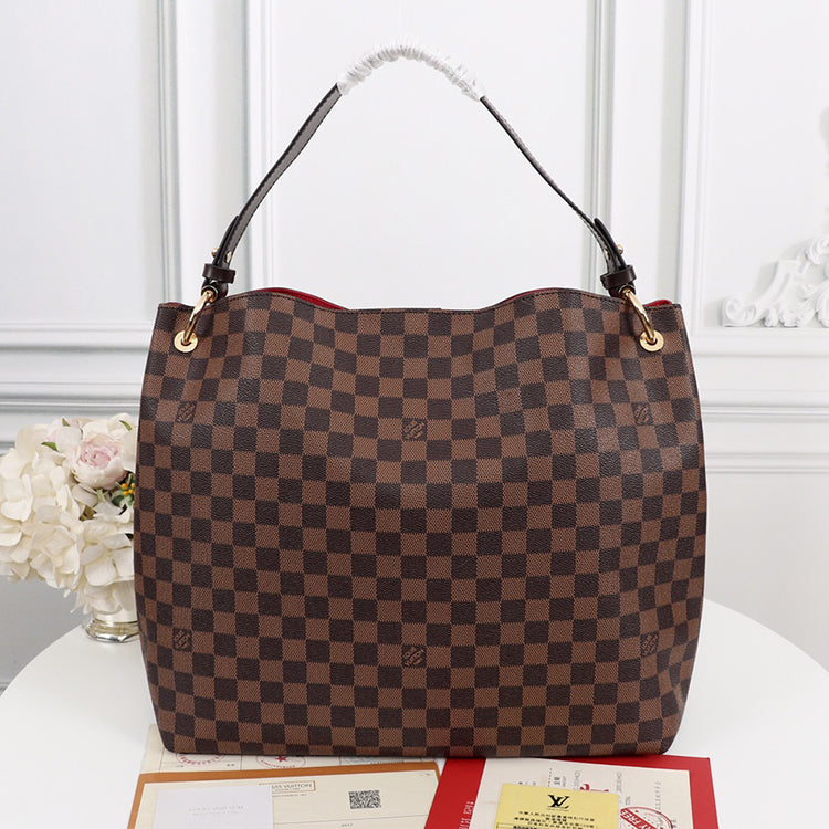 1E84BDE Stylish leather bag 