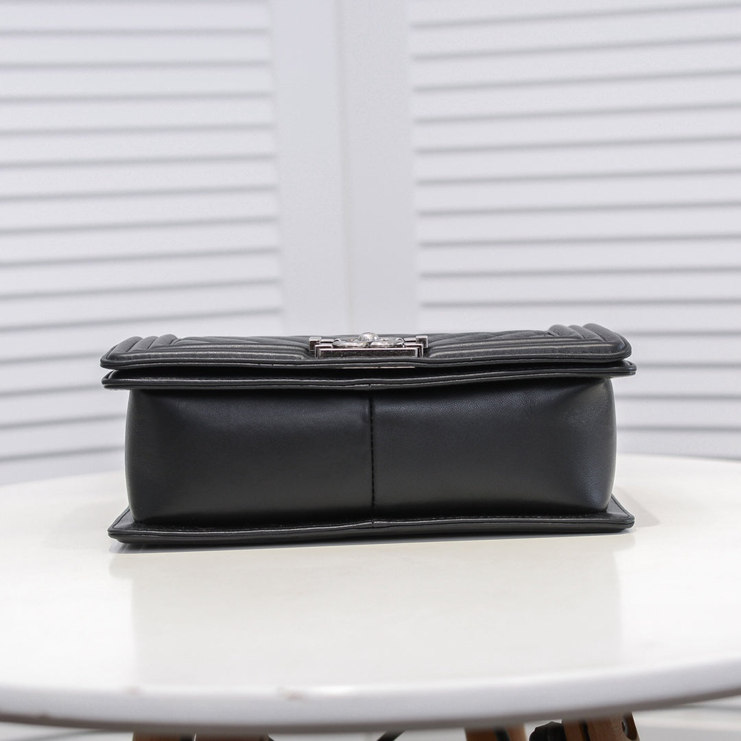 1XC413BDE Stylish leather bag